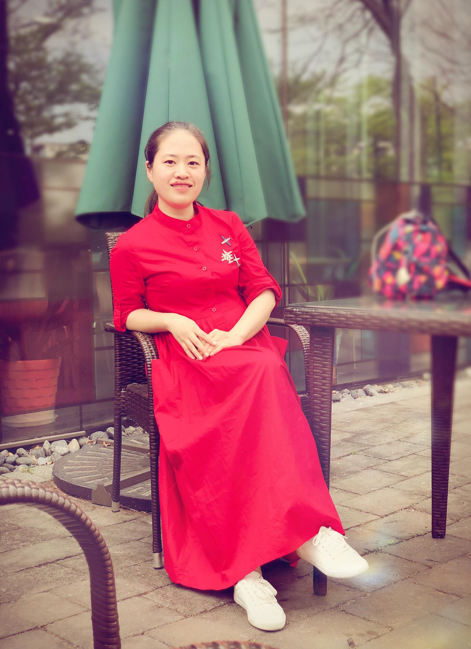 吴琼霞.jpg