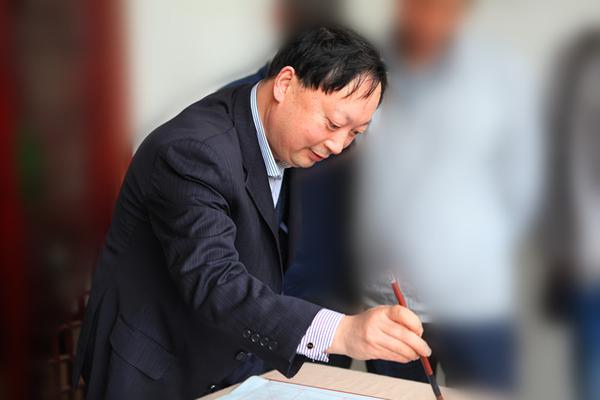 游泓元.jpg