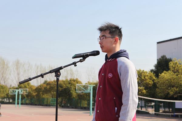 主持人：季子尧.jpg