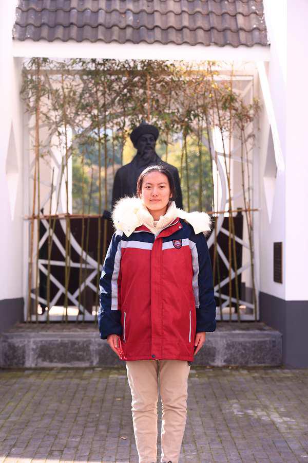 周郁淇.jpg