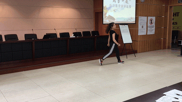 选手唐艳老师的优美舞姿.gif