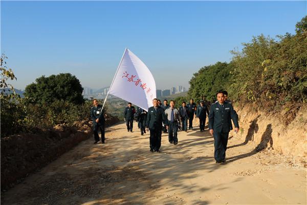 4南菁保安队员登山体能训练_副本.jpg