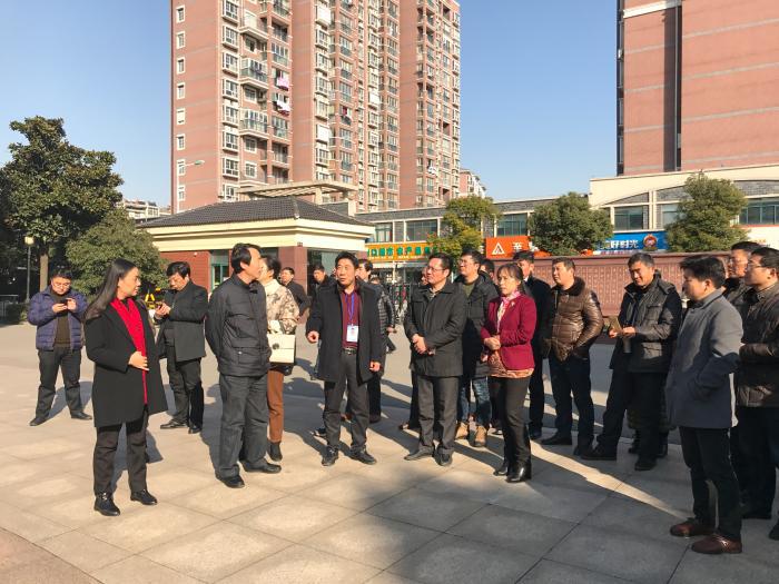 1514188452316011216.jpg 44.jpg