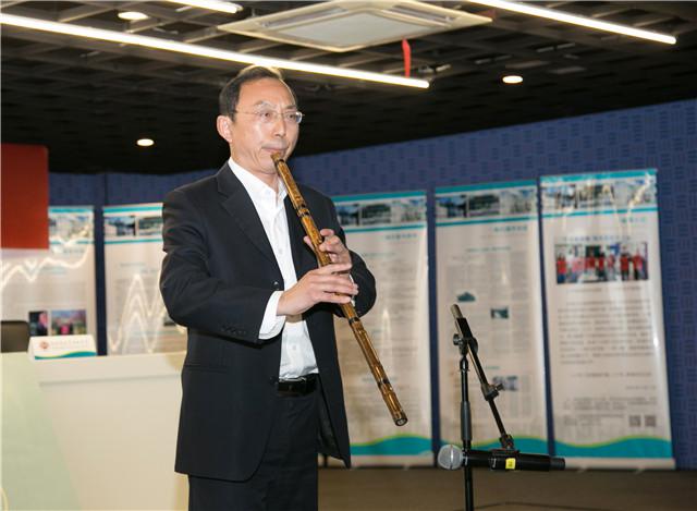 7贾晨霄老师演奏洞箫_副本.jpg