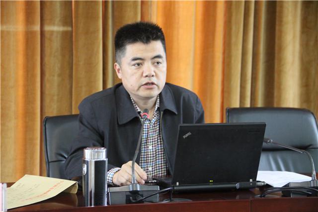 10江阴市教师发展中心高中研室主任李刚发言_副本.jpg